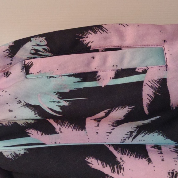 WESC Tropical print Joggers plus size - Picture 5 of 5